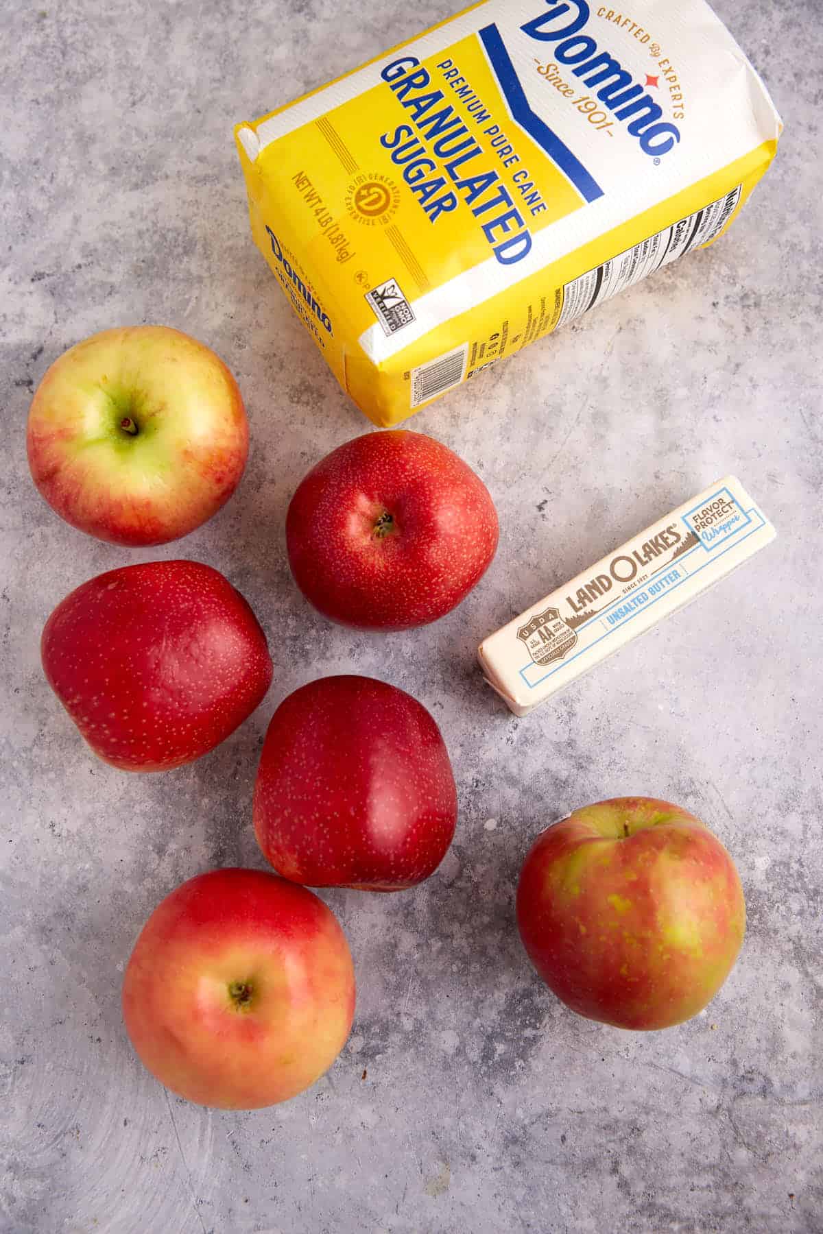 The ingredients for fried apples.