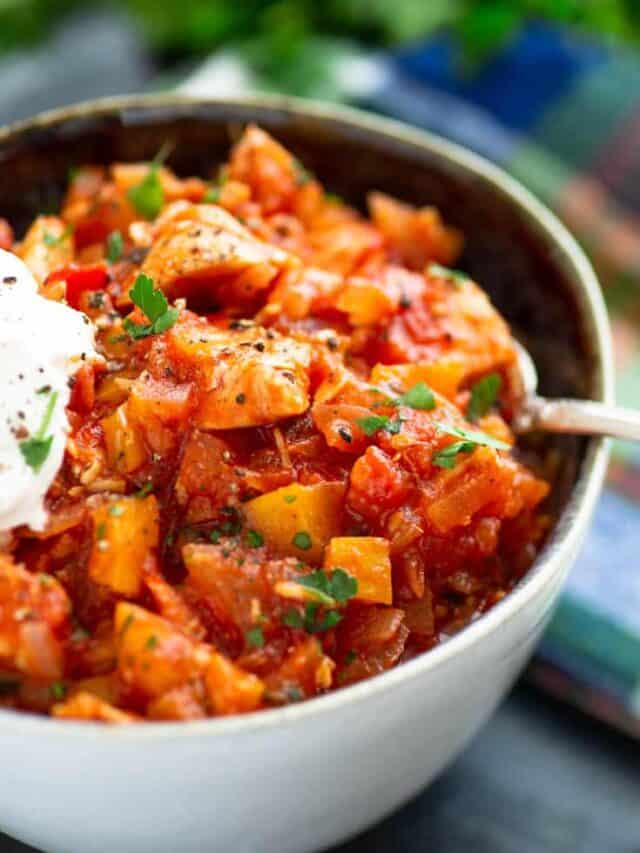 Low Carb White Chicken Chili Recipe - Butter & Baggage