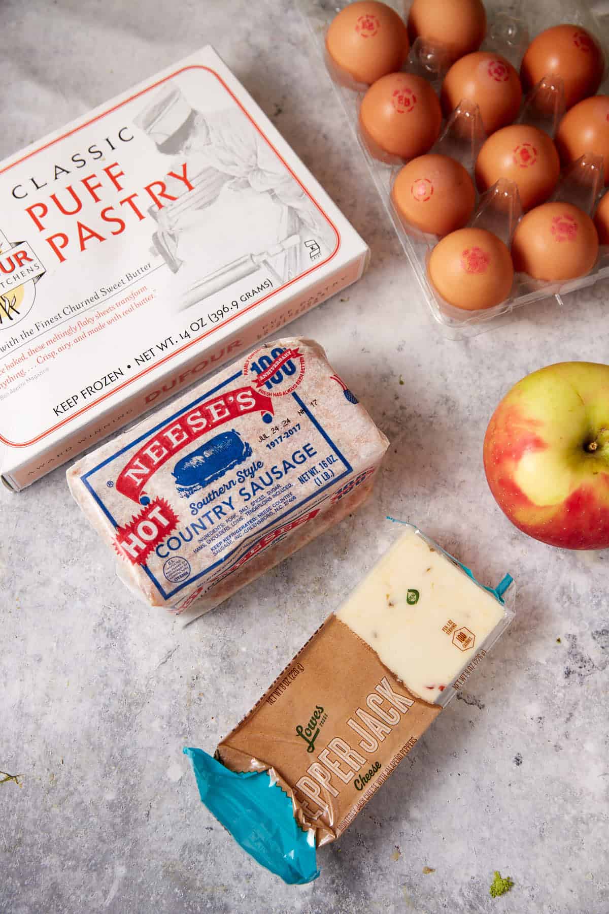 Ingredients for puff pastry pockets.