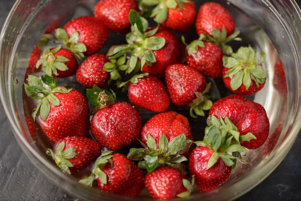 Best Way to Store Fresh Strawberries Butter & Baggage