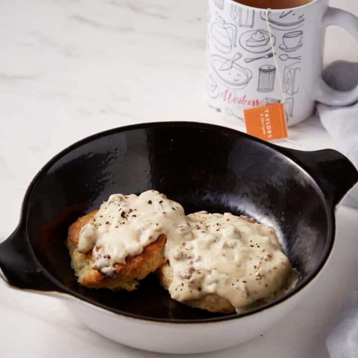 old-fashioned-sausage-gravy-butter-baggage