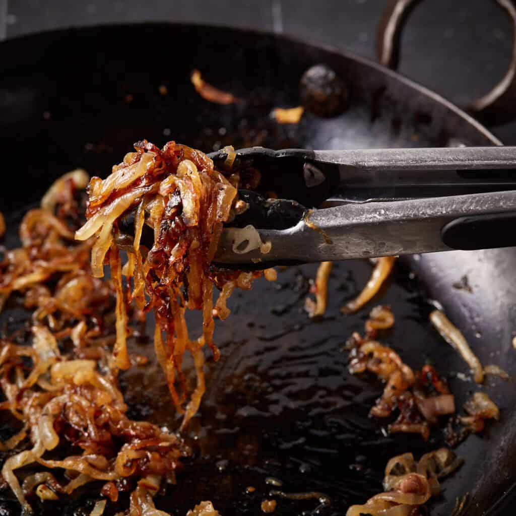 How to Caramelize Onion (3 Ways) - Butter & Baggage