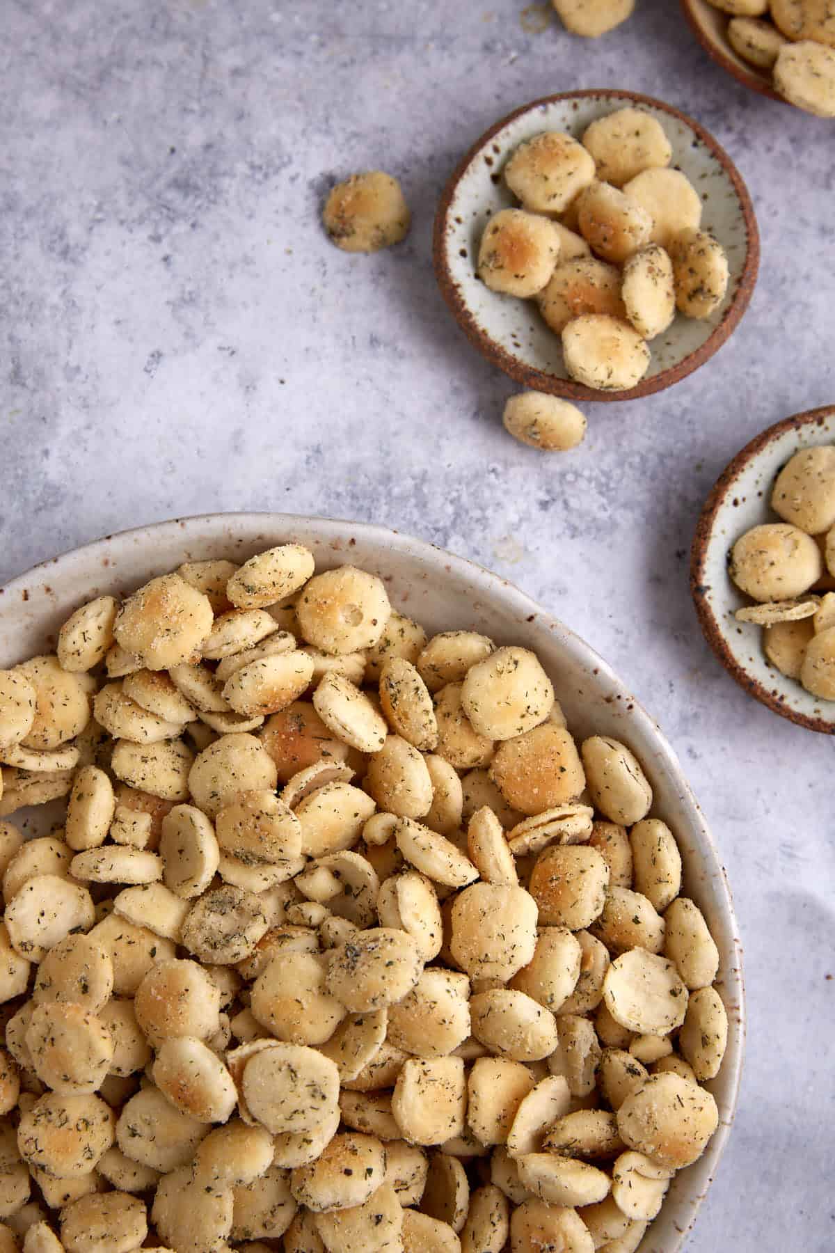 Bowls of seasoned ranch oyster crackers.