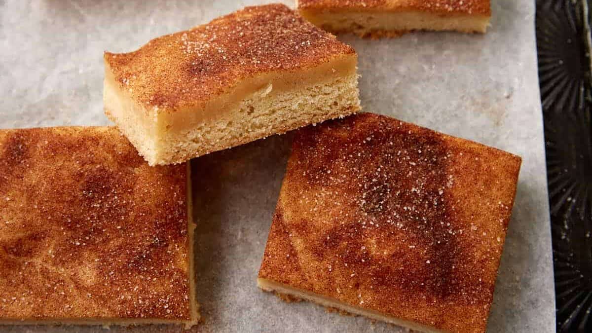 Layered Snickerdoodle Bars with Cinnamon Sugar