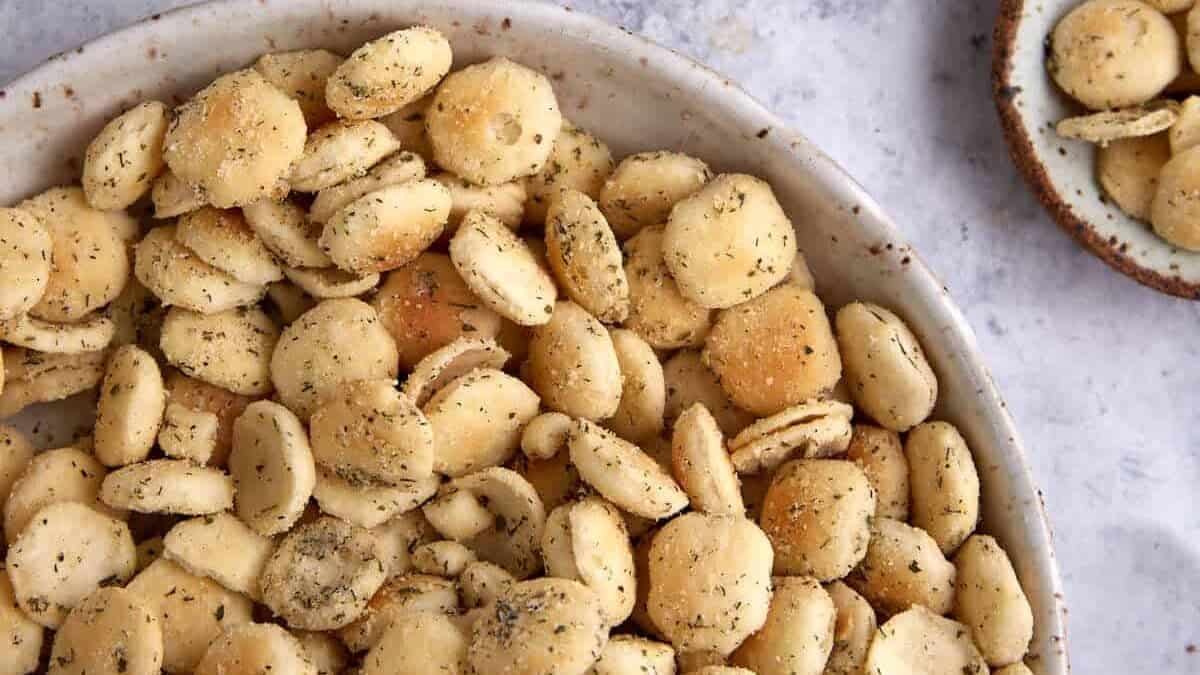Bowls of seasoned ranch oyster crackers.