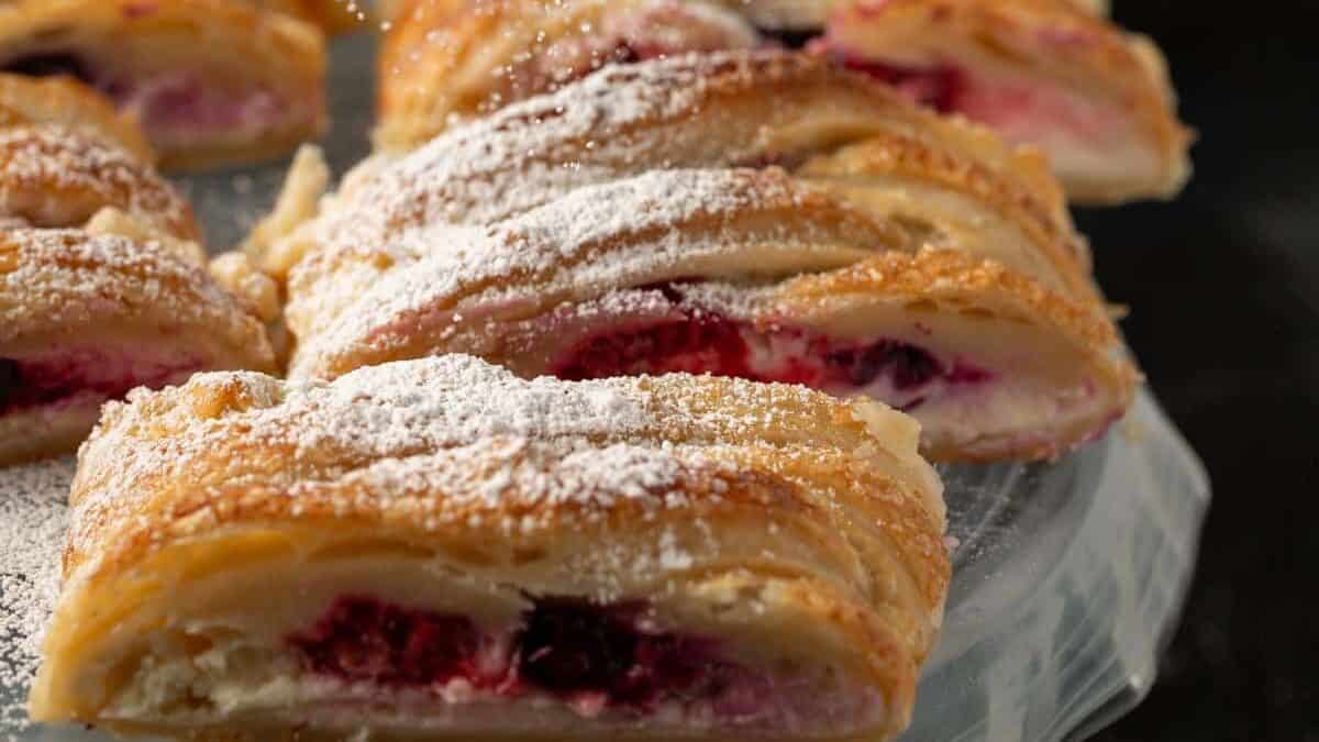 Berry braid with powdered sugar.