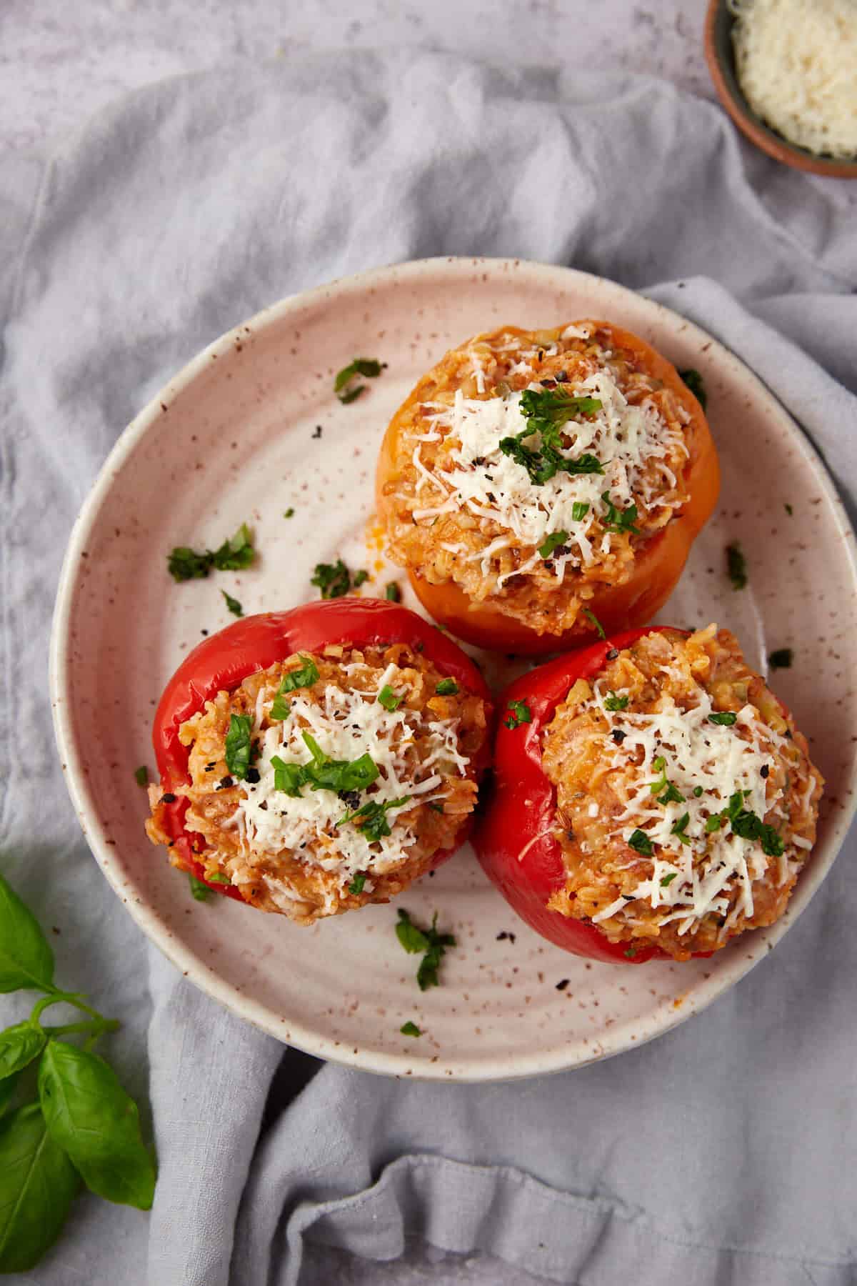 slow cooker stuffed peppers on a plate.