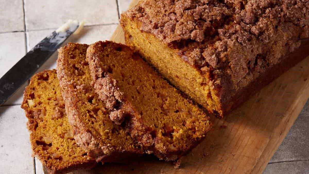 Pumpkin Apple Bread with Crumb Topping (No Mixer Needed!)